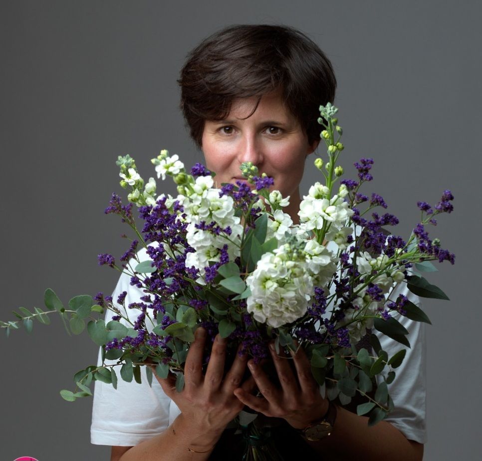 Votre fleuriste vous conseil sur la confection de bouquets de fleurs  Toulon